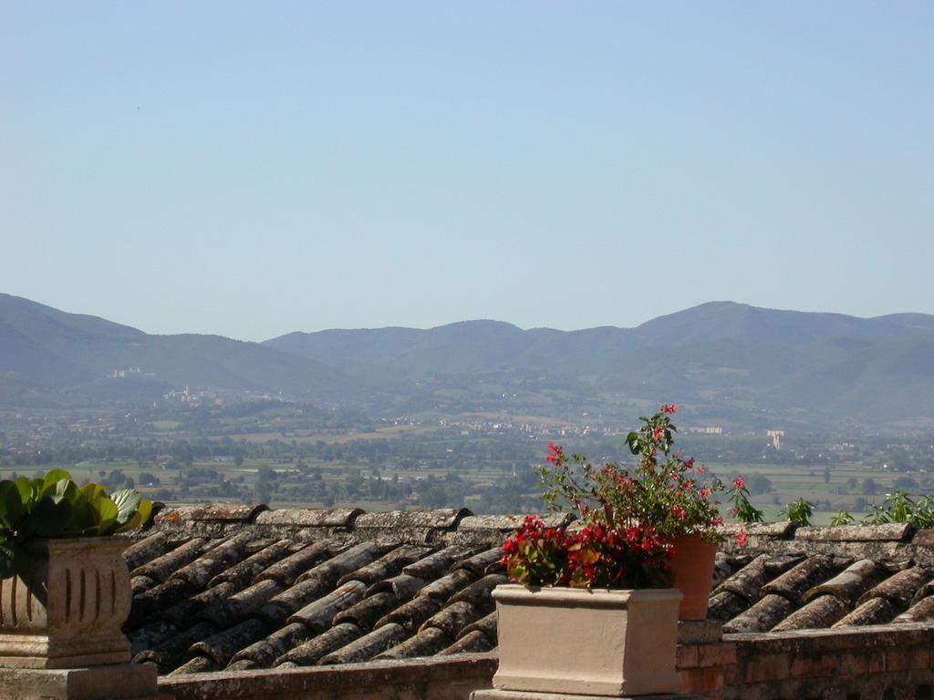 Agriturismo I Mandorli Trevi Exterior photo