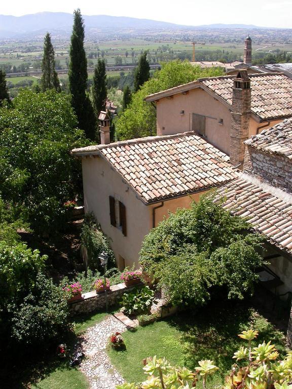Agriturismo I Mandorli Trevi Exterior photo
