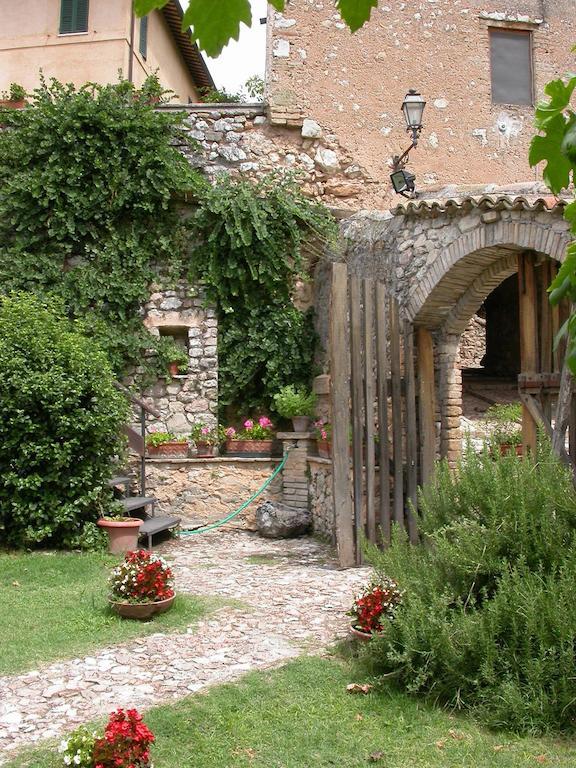 Agriturismo I Mandorli Trevi Exterior photo